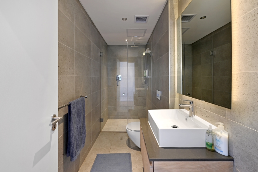 2 Bedroom Property for Sale in Vredehoek Western Cape